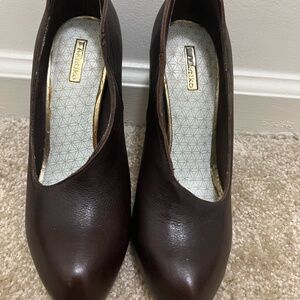 MATIKO Brown Leather Platform Heels | Women’s Size 6.5 | Classic & Elevated |